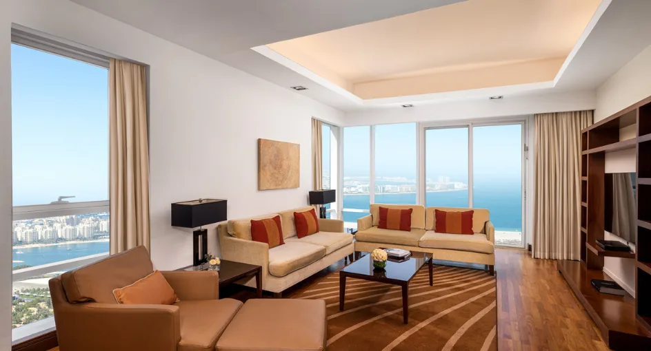 2-bed apartment with sea view